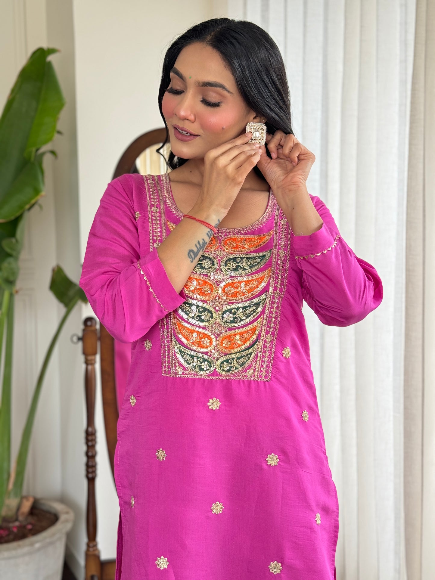 WOMEN Embrodairy Stright Kurta Set
