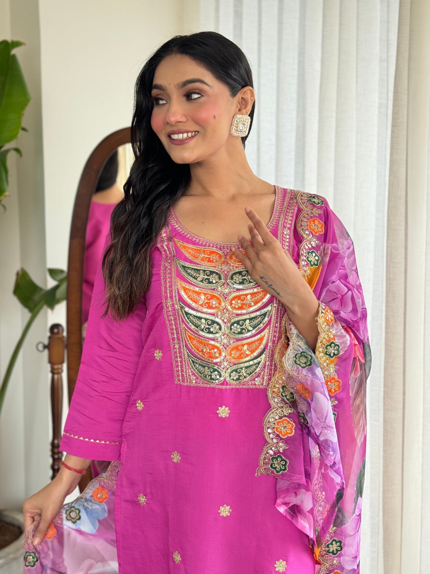 WOMEN Embrodairy Stright Kurta Set