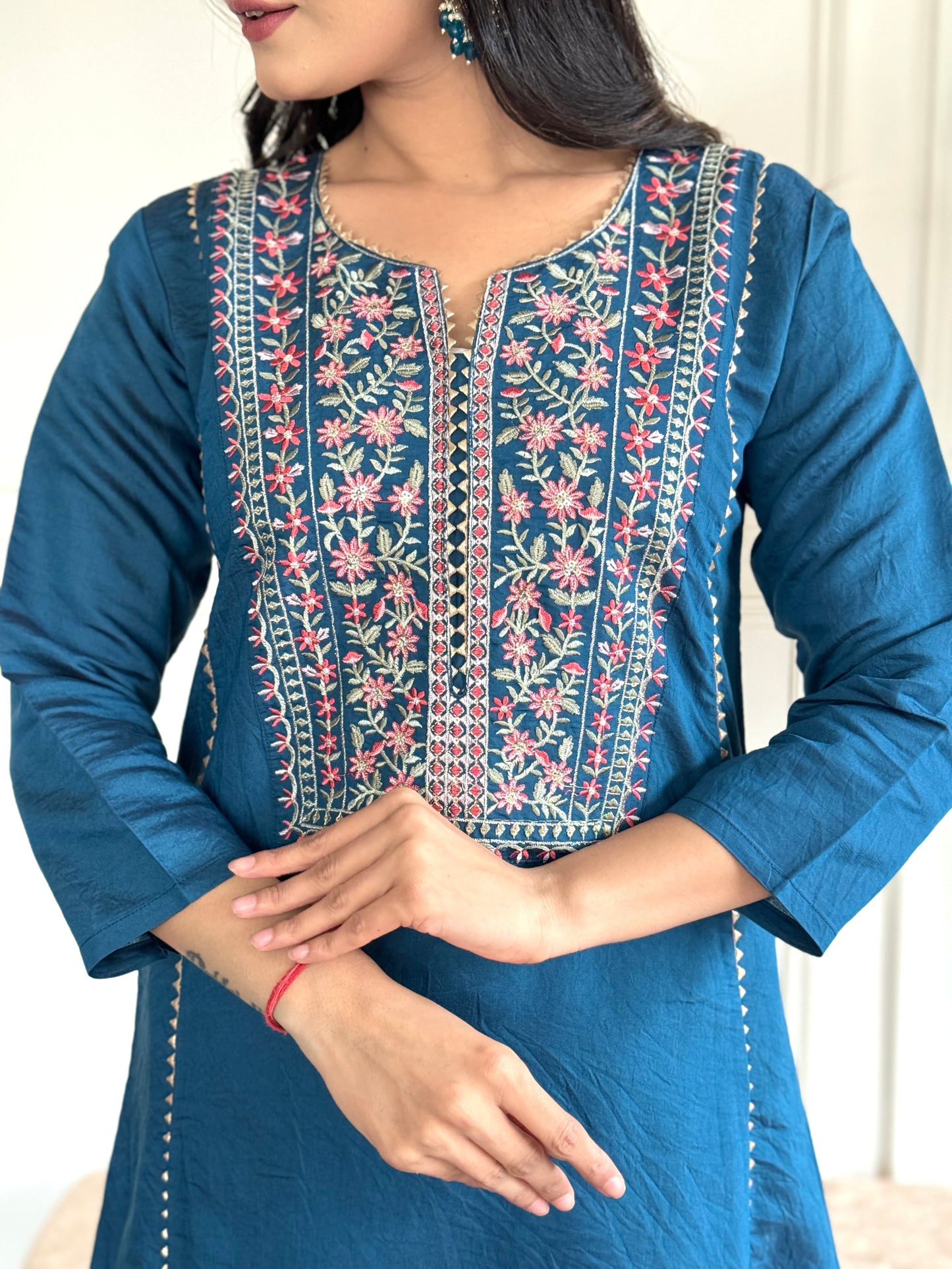 Beautifully designed that seamlessly combines tradition kurta set