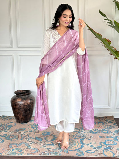 Beautifully designed that seamlessly combines tradition kurta set