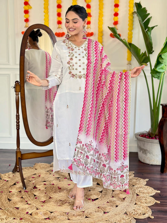 Elegent Beautifully designed that seamlessly combines tradition kurta set