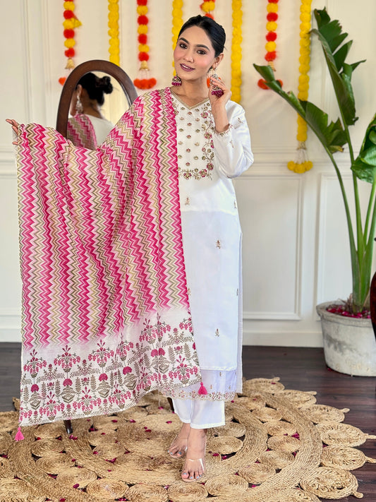 Elegent Beautifully designed that seamlessly combines tradition kurta set
