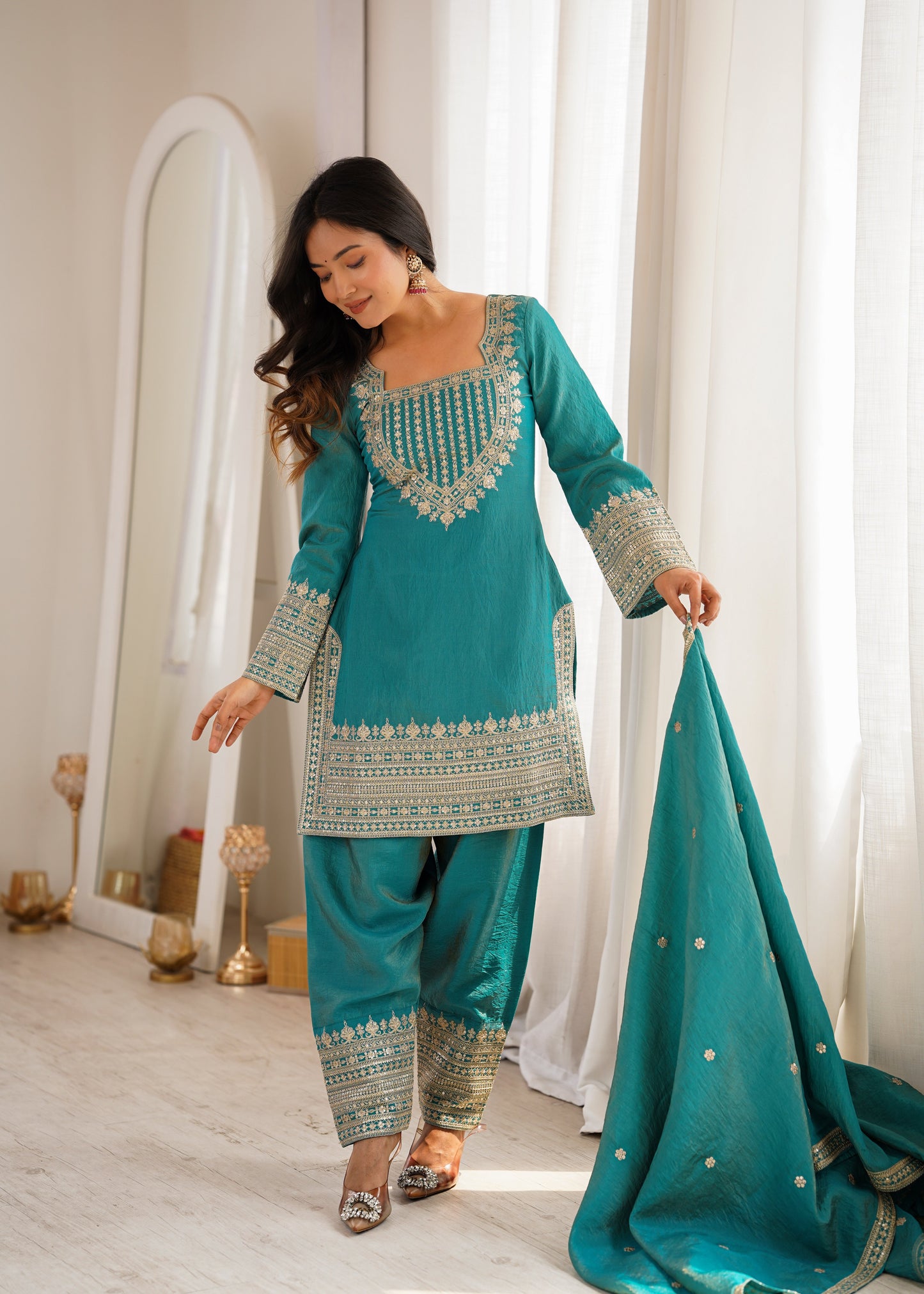 Designer Green Color Vichtra Silk Farshi Arti Chauhan Salwar Suit