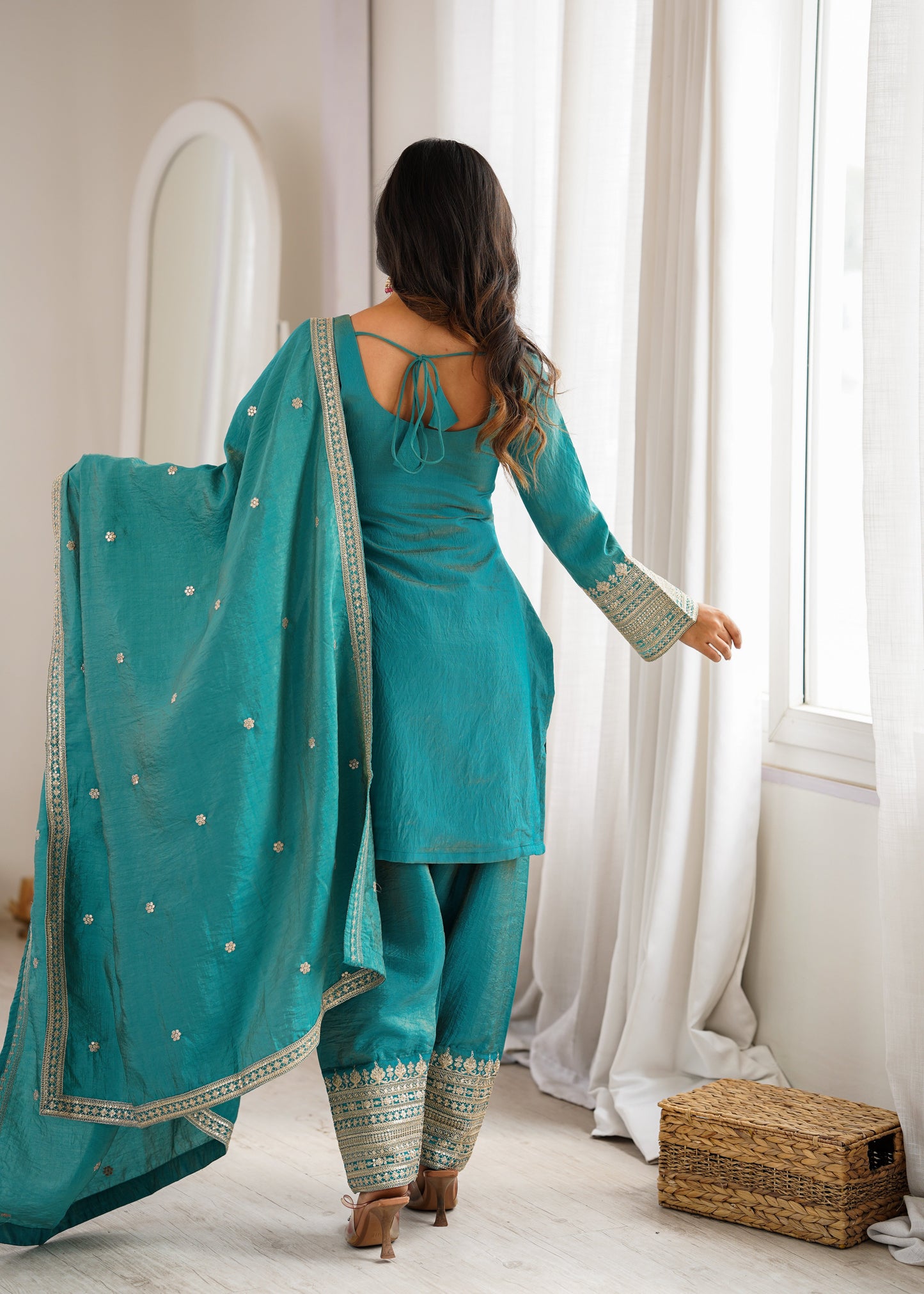 Designer Green Color Vichtra Silk Farshi Arti Chauhan Salwar Suit