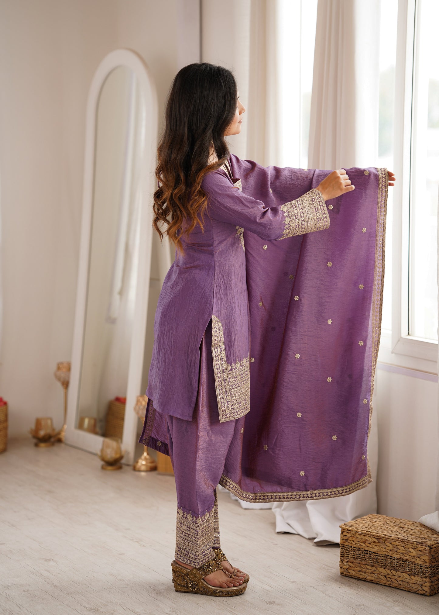 Designer Purple Color Vichtra Silk Farshi Arti Chauhan Salwar Suit