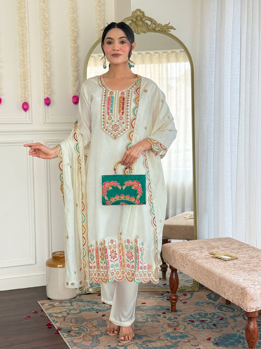 Elegent Beautifully designed that seamlessly combines tradition kurta set