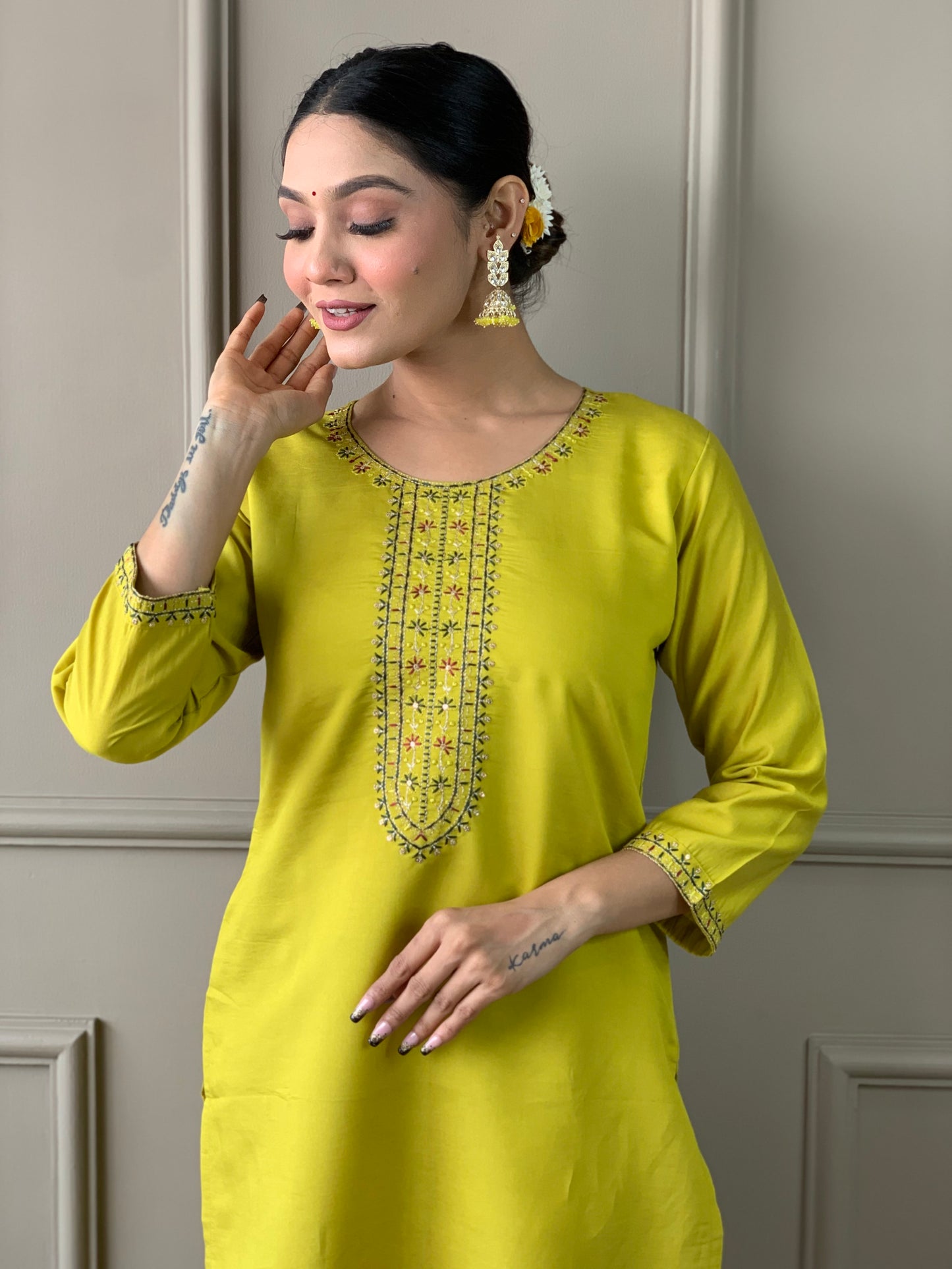 Elegent Beautifully designed that seamlessly combines tradition kurta set