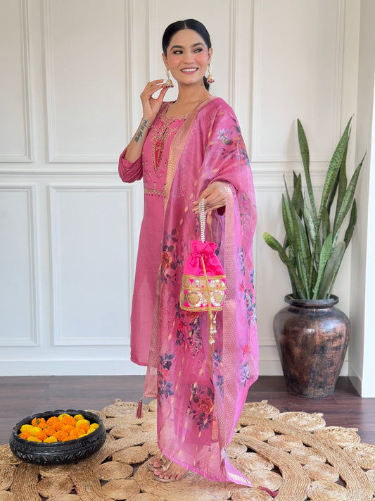 Beautifully designed that seamlessly combines tradition Kurta Set