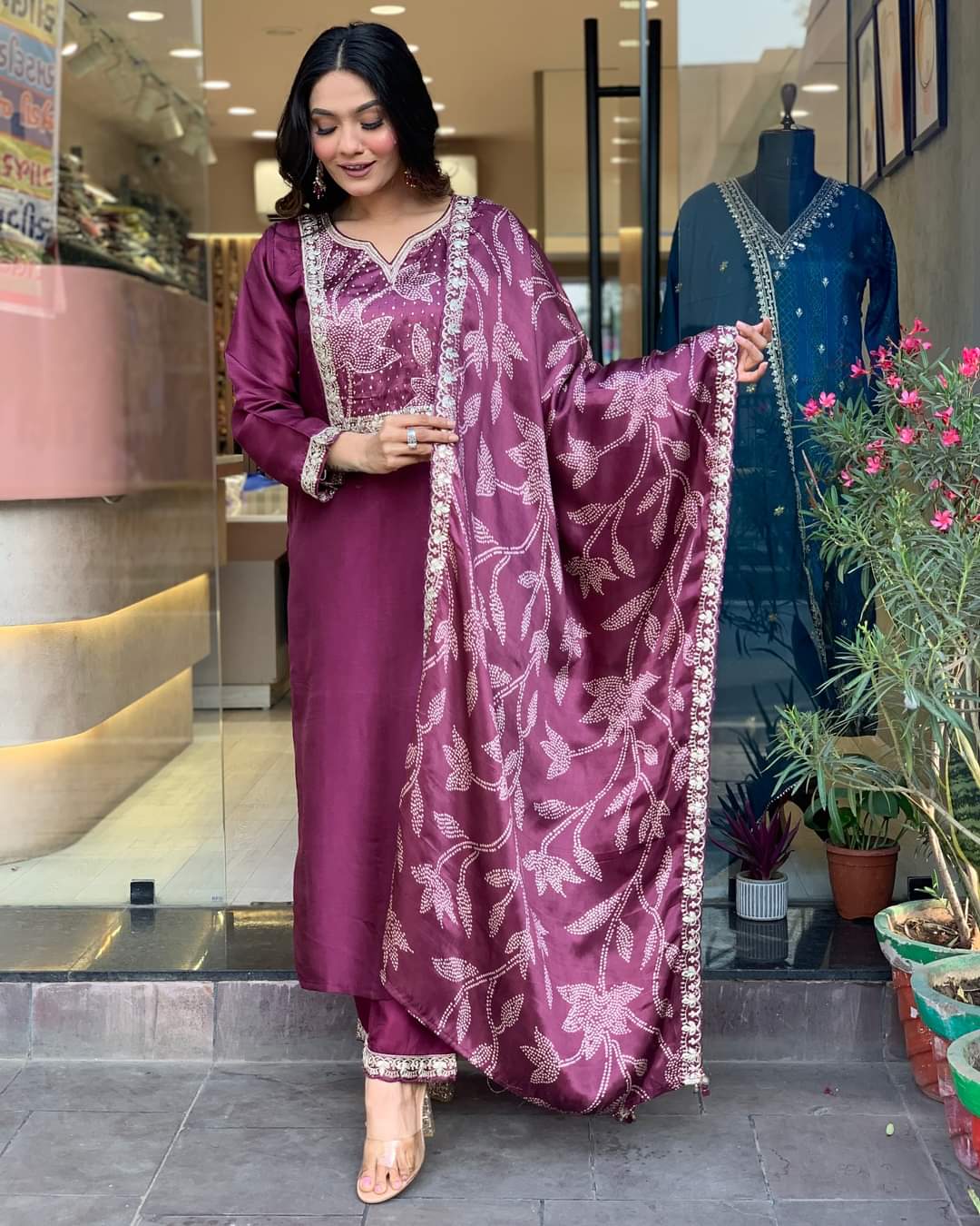 Beautifully designed that seamlessly combines tradition kurta set