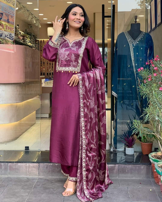 Beautifully designed that seamlessly combines tradition kurta set