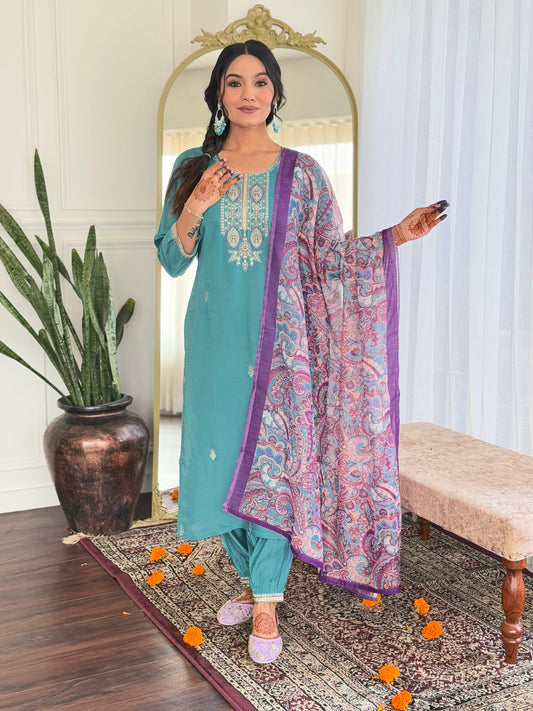 Elegent Beautifully designed that seamlessly combines tradition kurta set