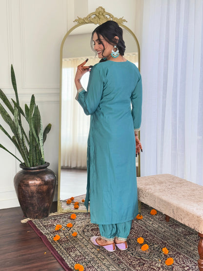 Elegent Beautifully designed that seamlessly combines tradition kurta set