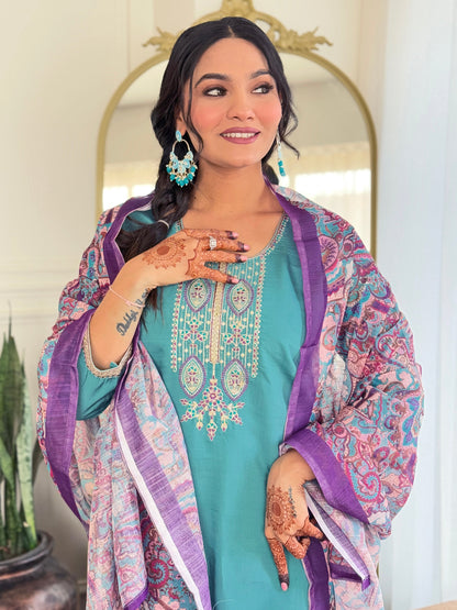 Elegent Beautifully designed that seamlessly combines tradition kurta set