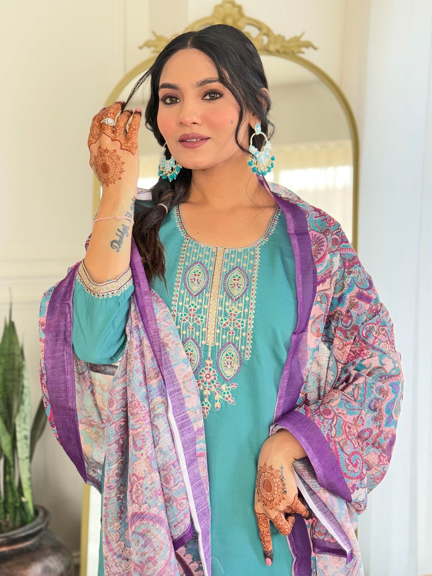 Elegent Beautifully designed that seamlessly combines tradition kurta set
