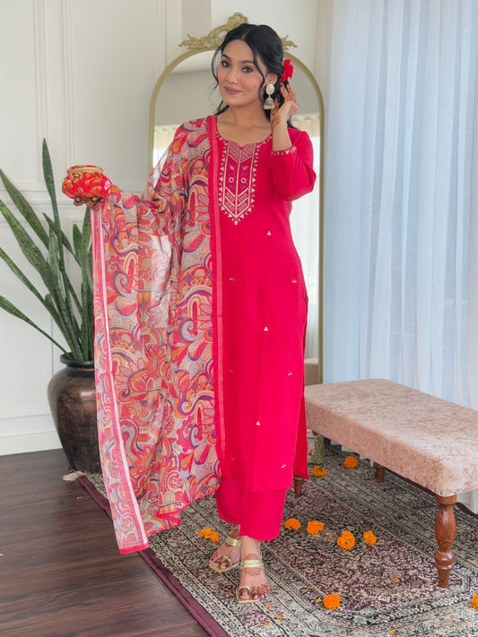 Elegent Beautifully designed that seamlessly combines tradition kurta set