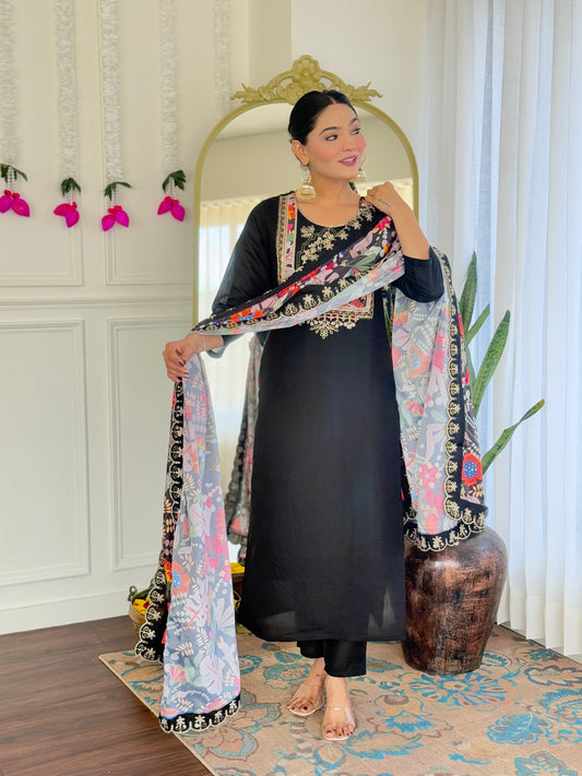 Elegent Beautifully designed that seamlessly combines tradition kurta set