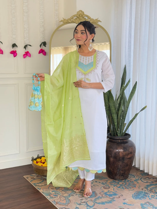 Elegent Beautifully designed that seamlessly combines tradition kurta set