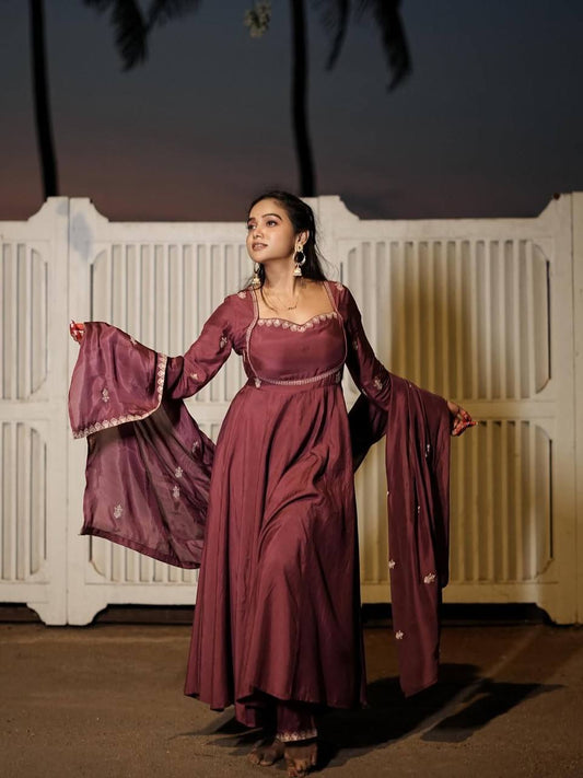 Manisha Rani Wear Pink Color Intricate Thread Work Anarkali Suit