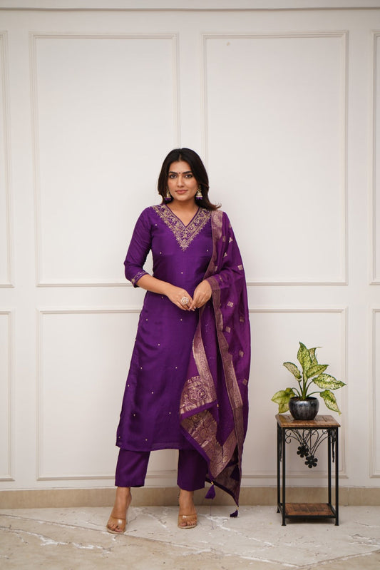 Beautifully designed that seamlessly combines tradition kurta set