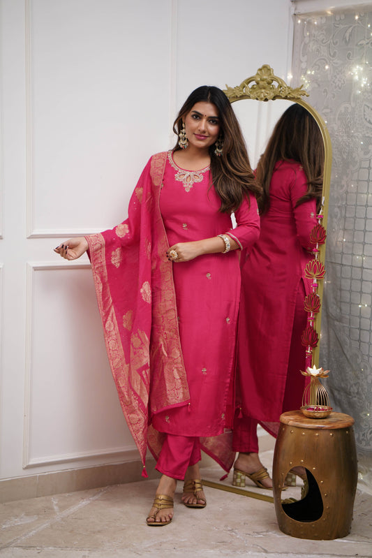 Beautifully designed that seamlessly combines tradition kurta set