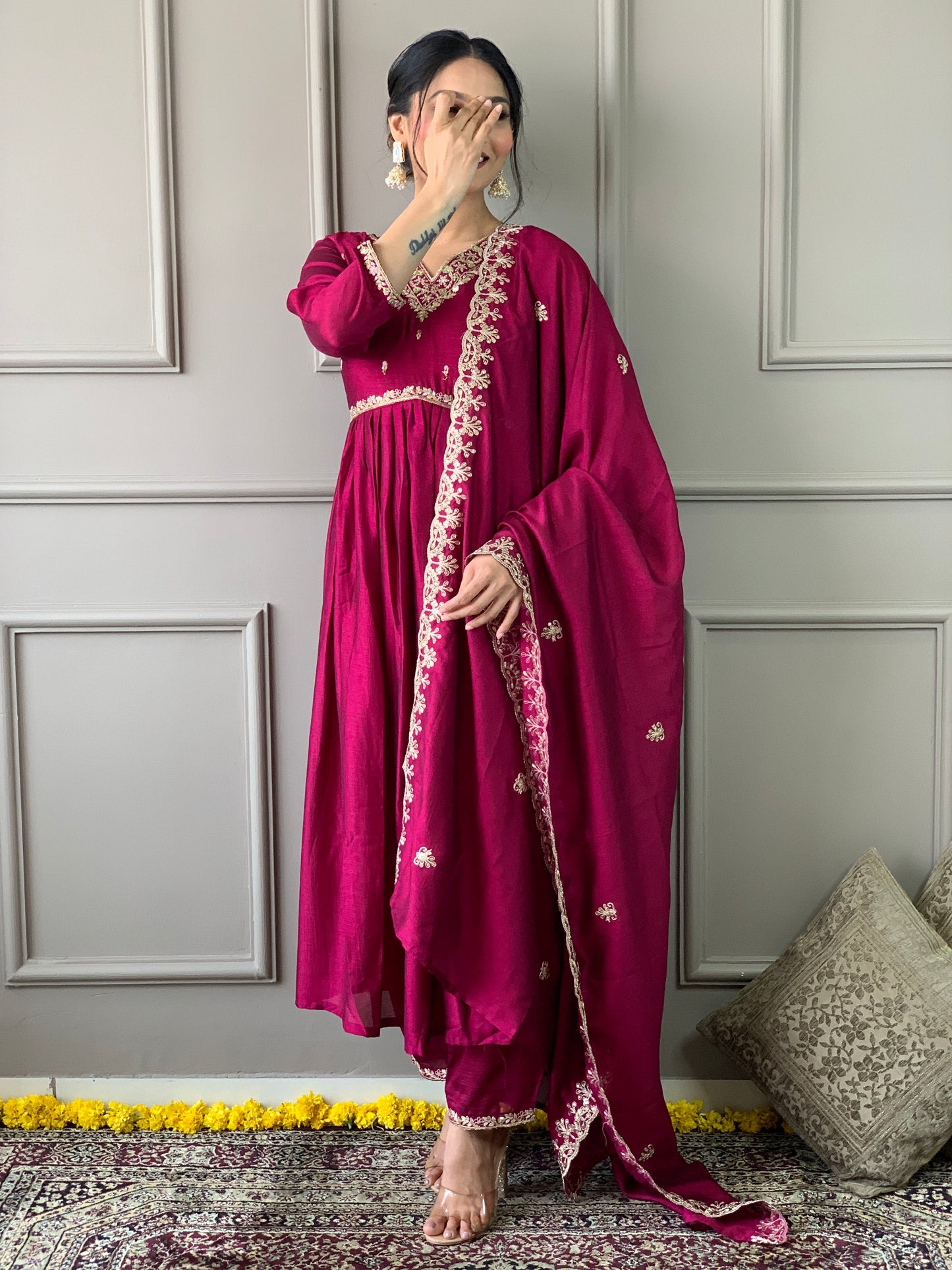 Elegent Beautifully designed that seamlessly combines tradition kurta set