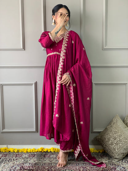 Elegent Beautifully designed that seamlessly combines tradition kurta set