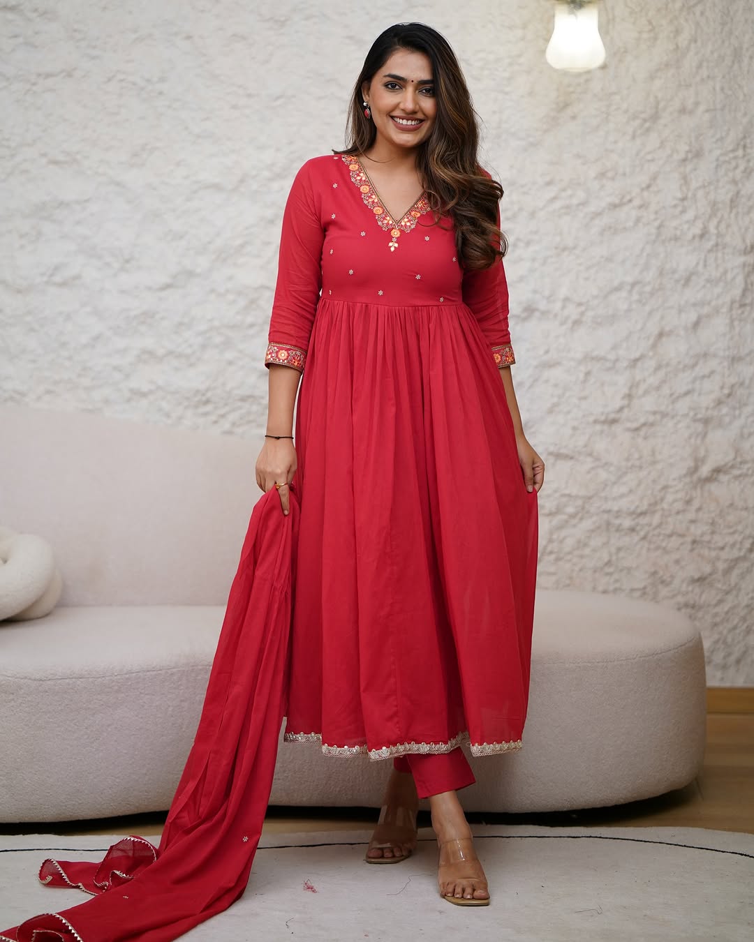 Elegent Beautifully designed that seamlessly combines tradition kurta set