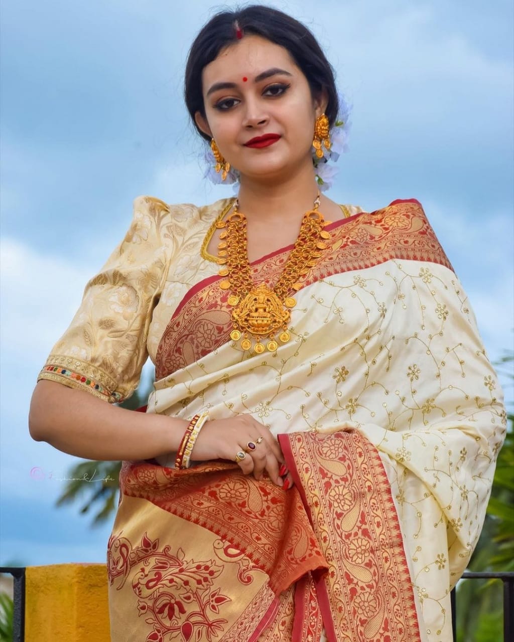 White With Red Color Soft Silk Designer Saree