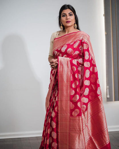 Ravishing Pink Color Handloom Weaving Silk Saree