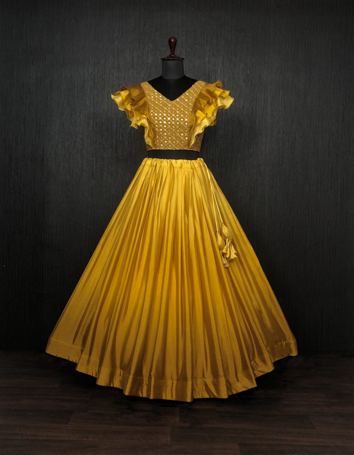 Decent Yellow Color Fancy Sleeve Blouse With Lehenga
