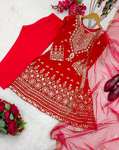 Exclusive Hina Khan Wear Red Color Anarkali Suit