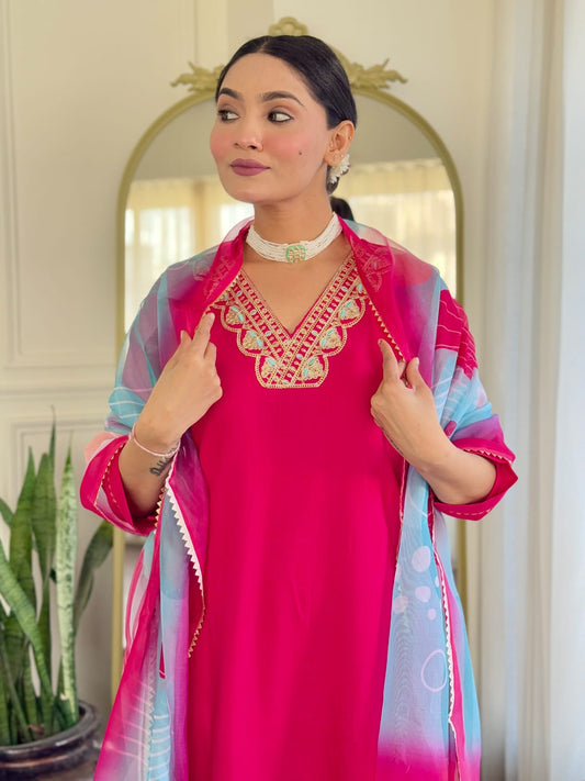 Beautifully designed that seamlessly combines tradition kurta set