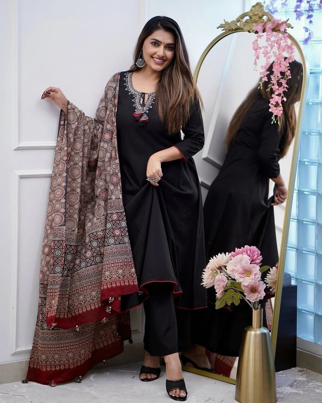 Beautifully designed that seamlessly combines tradition kurta set