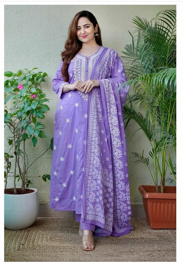 Elegent Beautifully designed that seamlessly combines tradition kurta set