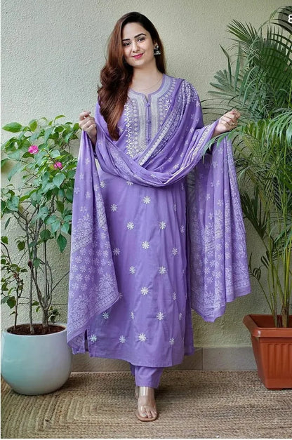 Elegent Beautifully designed that seamlessly combines tradition kurta set