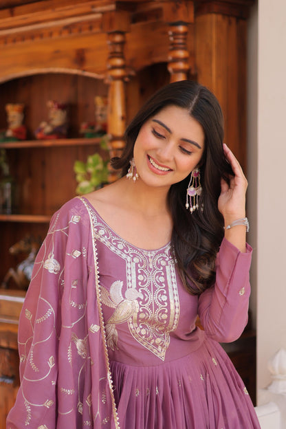 Fashionable Georgette Pink Color Gown