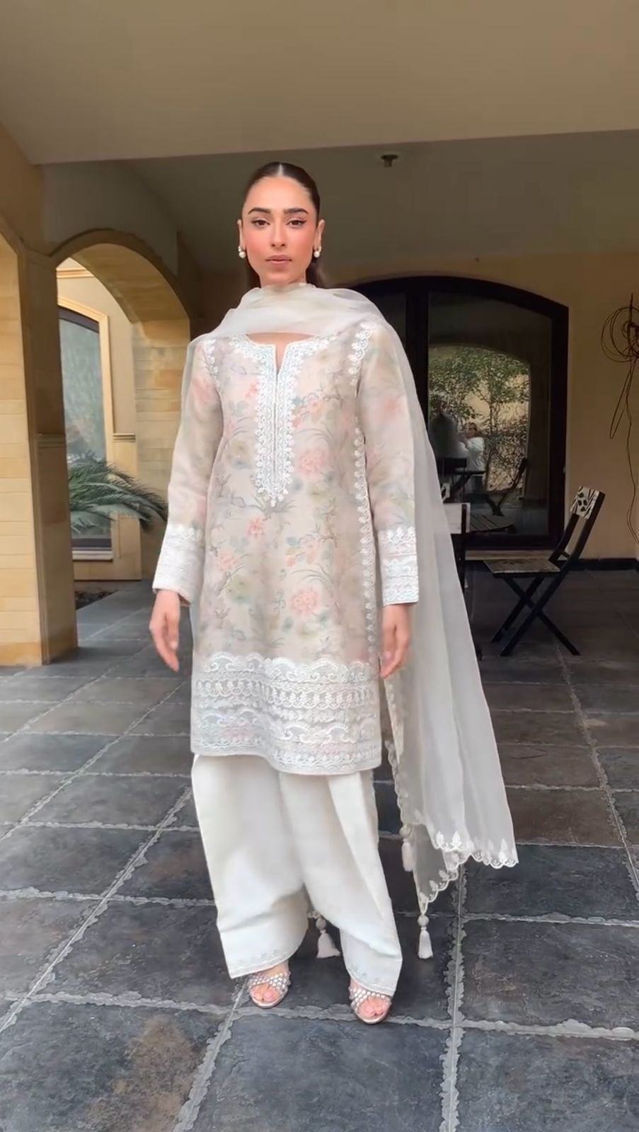 Preferable Tebi Organza White Color Salwar Suit