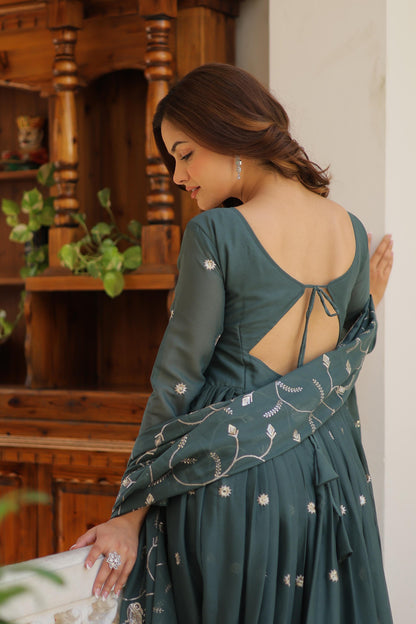 Fashionable Georgette Green Color Gown