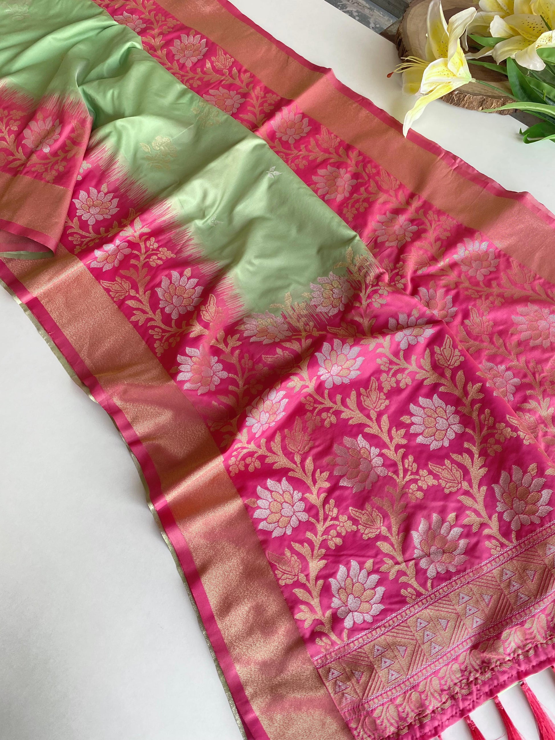 Fantastic Tone Silk Perrot & Pink Color Saree