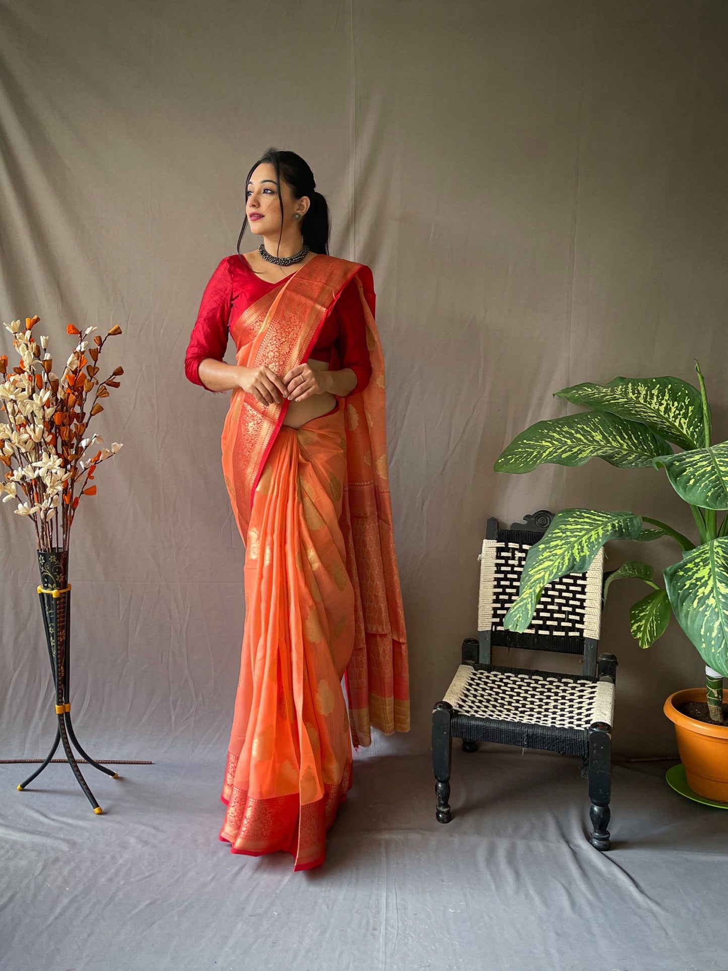 Peach Color Contrast Border And Pallu Linen Saree