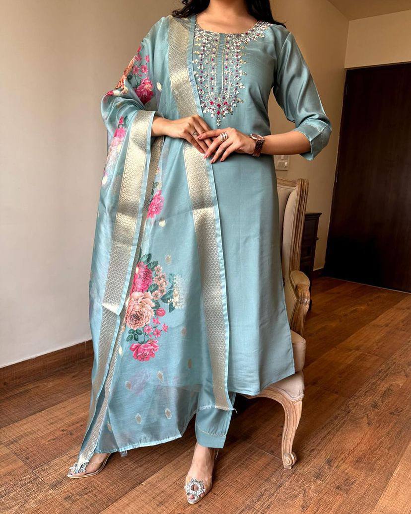 Beautifully designed that seamlessly combines tradition kurta set