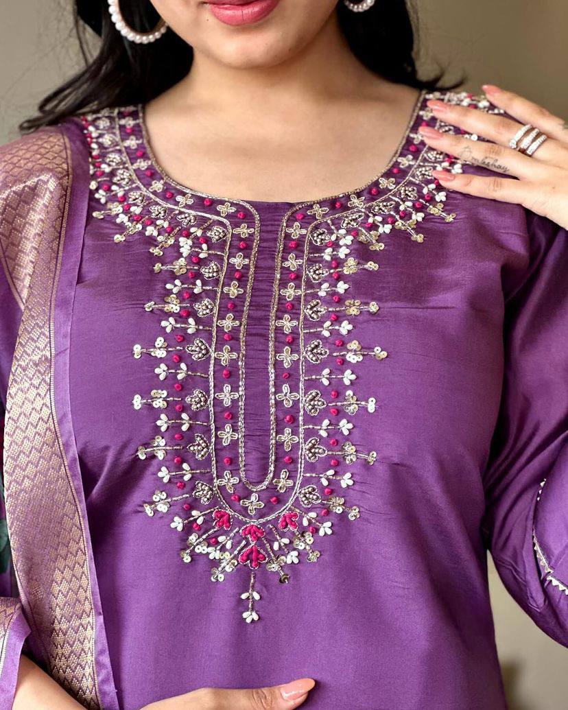 Beautifully designed that seamlessly combines tradition kurta set