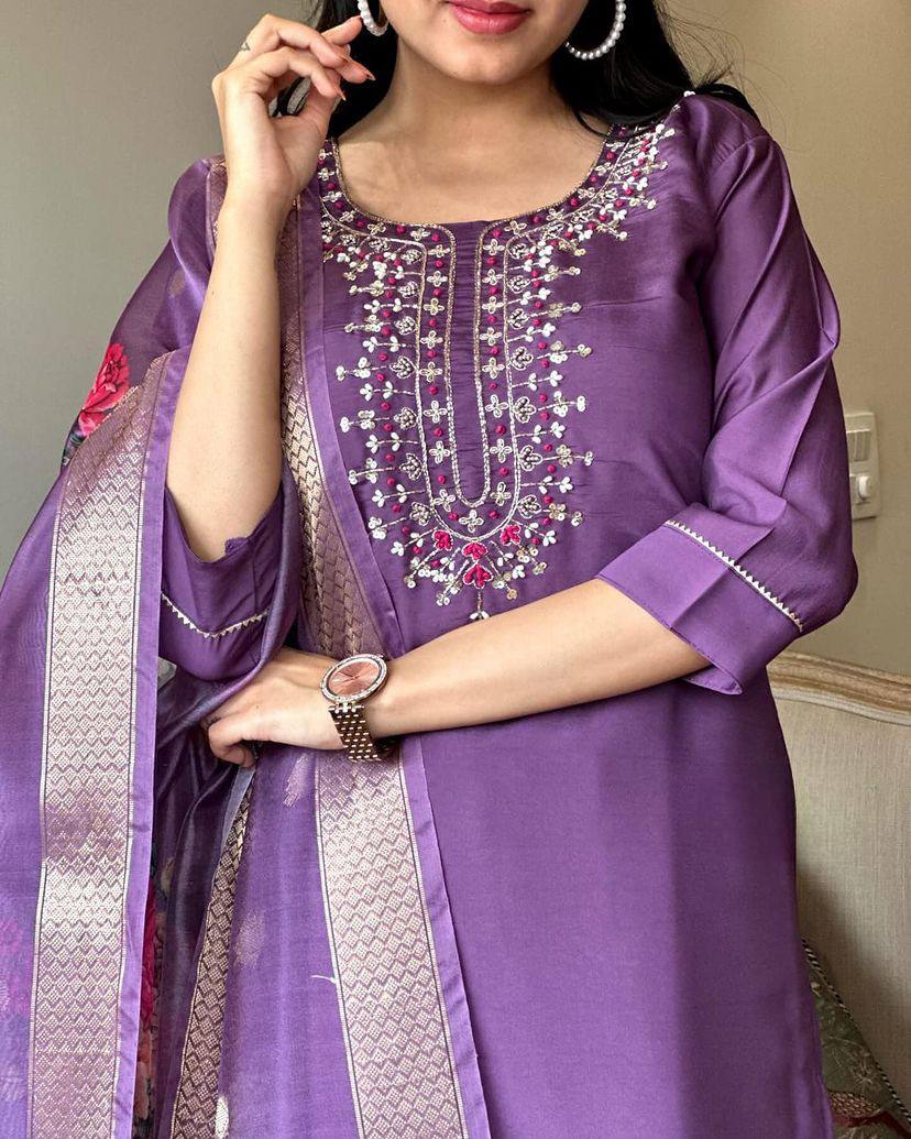 Beautifully designed that seamlessly combines tradition kurta set
