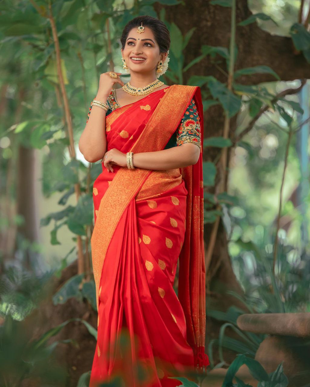 Stylish Red Color Golden Jari  Design Saree