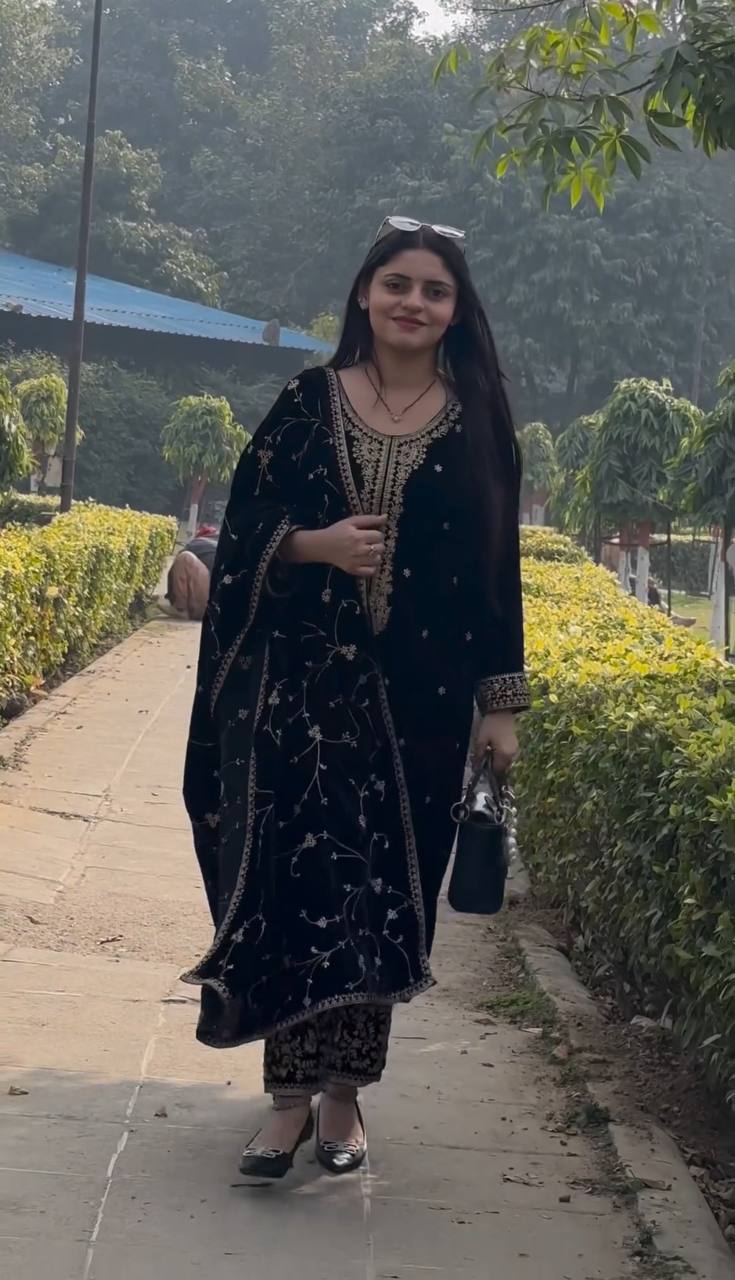 Party Wear Velvet Black Color Full Sleeve Salwar Suit