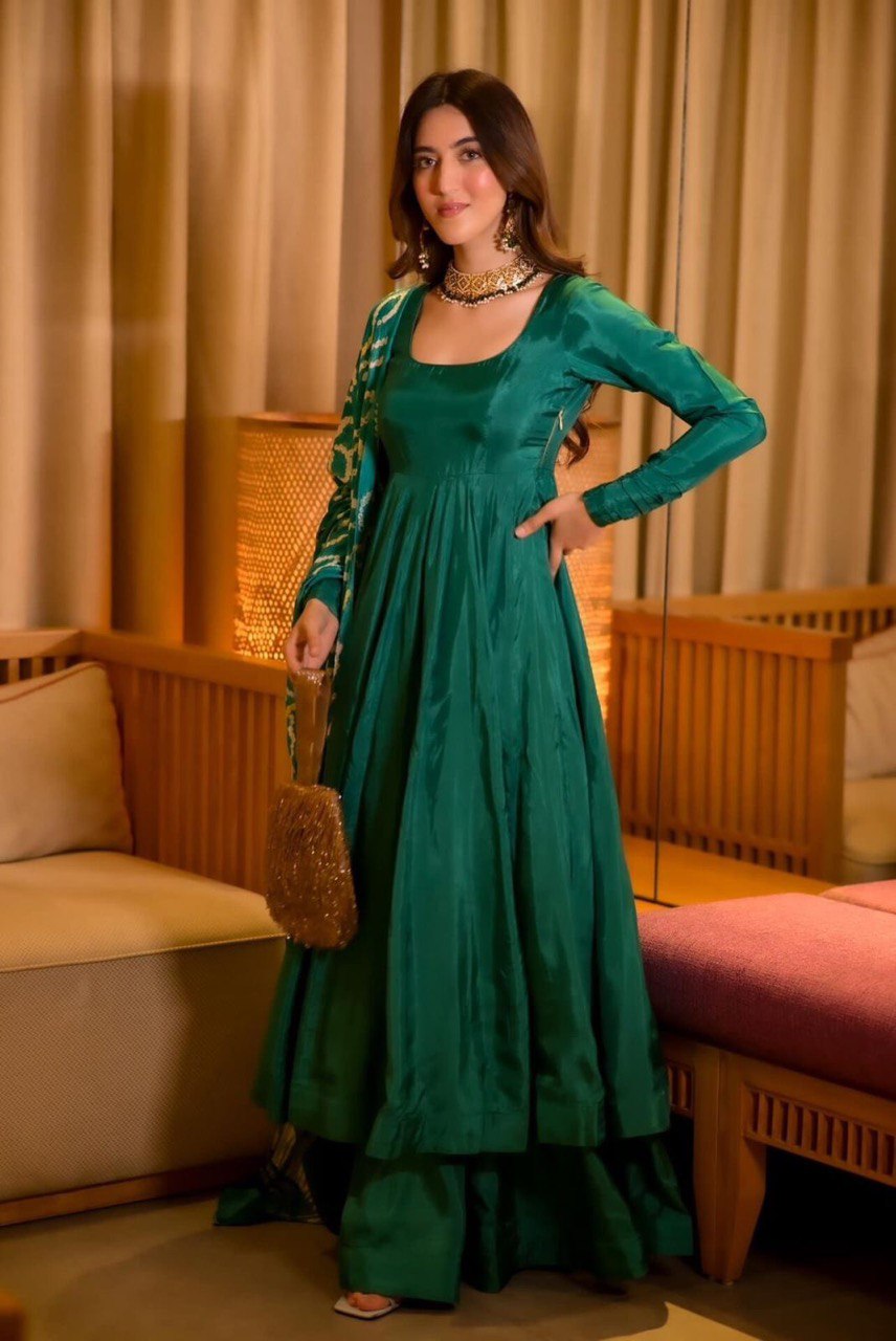 Wedding & Party Wear Chinnon Green Color Anarkali Gown With Palazzo