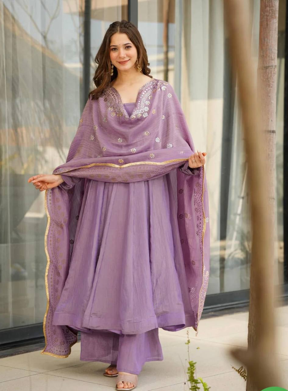 Lovely Fandy Silk Lavender Color Gown