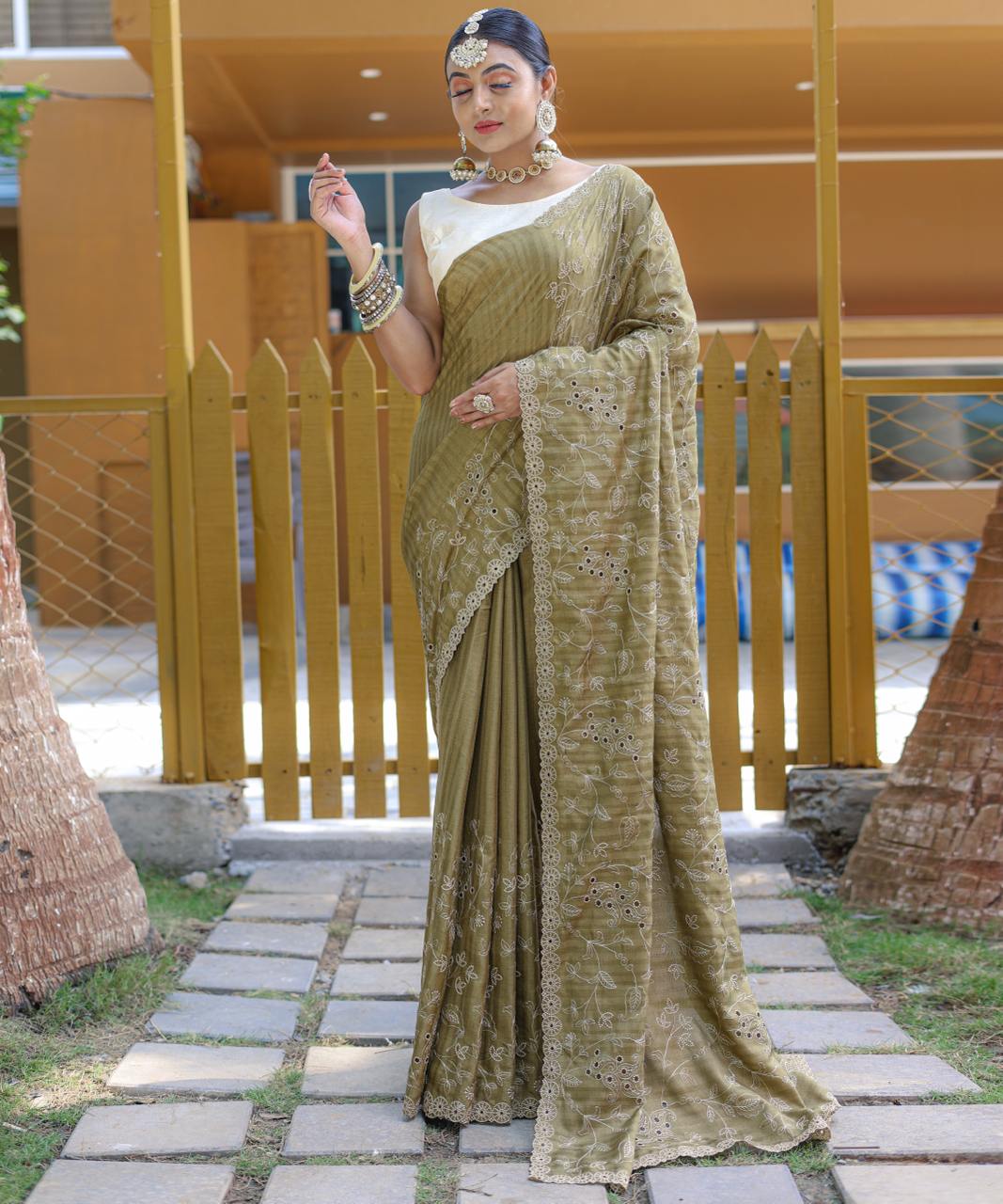 Captivating Silk Floral Design Mehndi Color Saree