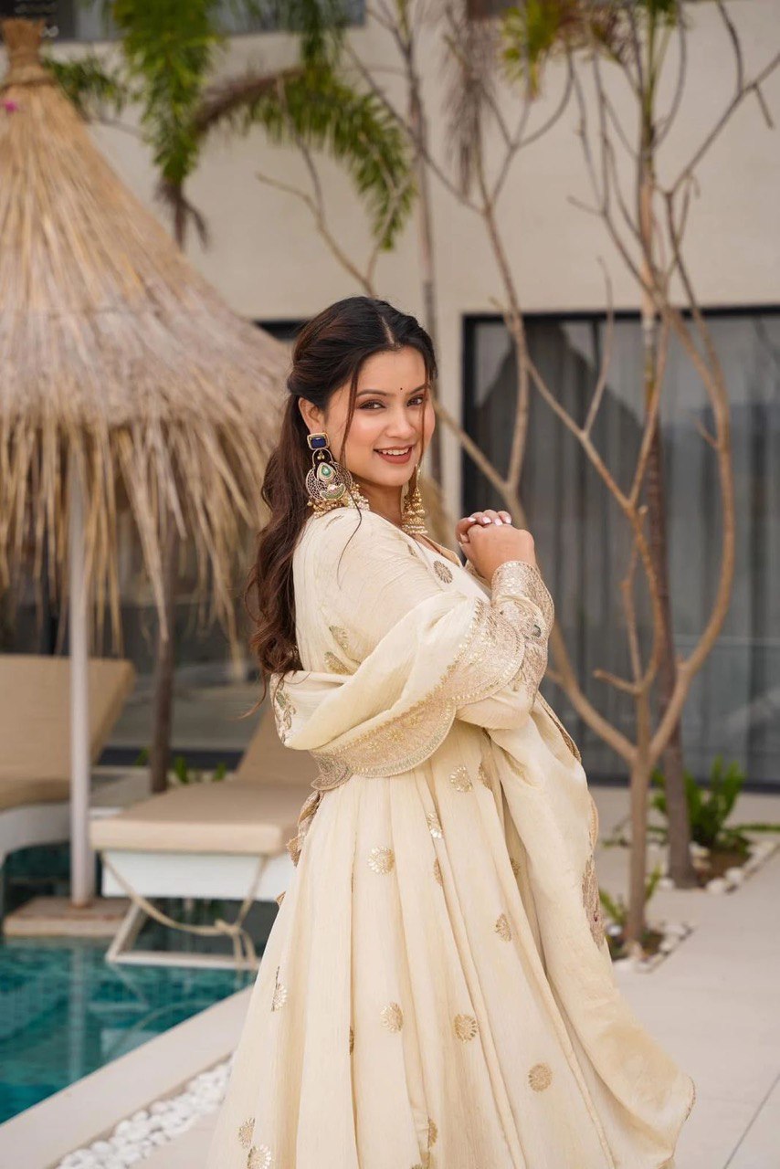 Outstanding Chinon Silk Cream Color Gown