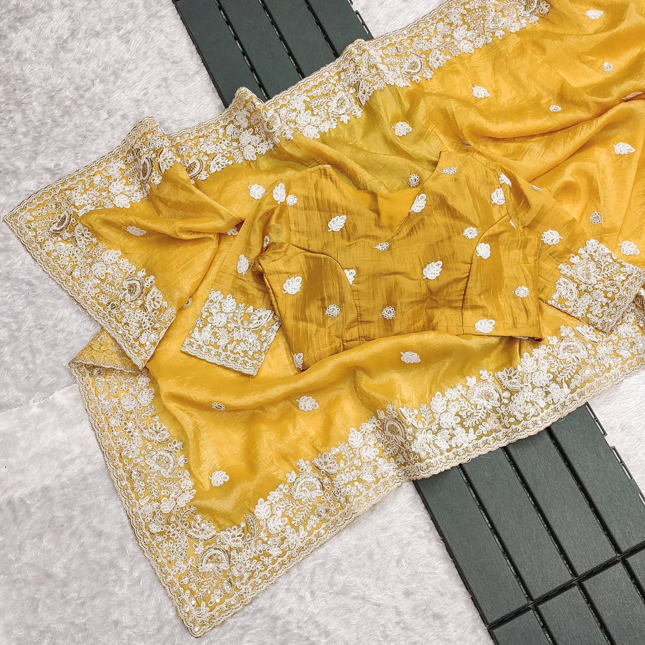 Beautiful Gold Crush Yellow Color Saree